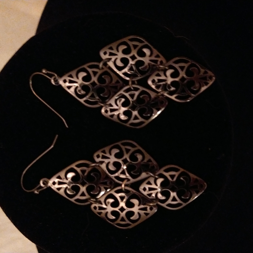 Premier gun metal dangle earings